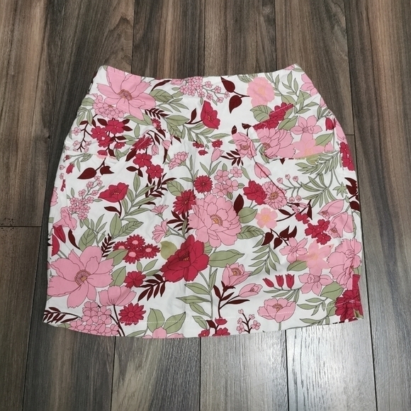 Floral Pear Shape Skirt - Picture 3 of 7